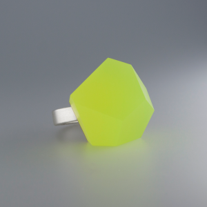 NEON-YELLOW-24mm-Ag-on-signed-ring-01.png