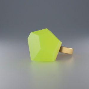 NEON-YELLOW-24mm-Au-on-signed-ring-01.png