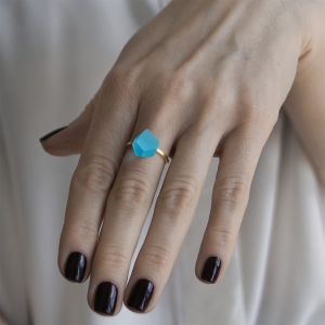 Ring Capri Blue 8mm Minimal ring band gold-plated on model.jpg