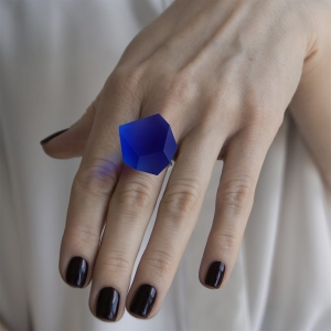 Ring Cobalt Blue 24mm Minimal ring band silver on model.jpg