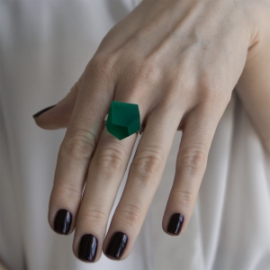 Ring Emerald Green 16mm Signaturte ring band silver on model.jpg