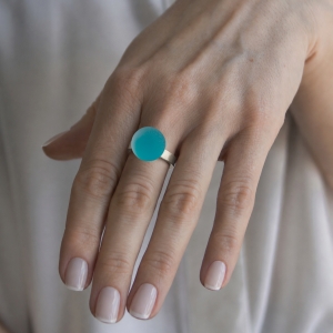 Ring KULA AQUA BLUE 15mm Signature ring band SILVER on model.jpg