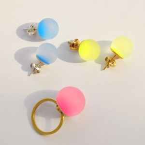 KULA earrings cerulean blue and fluo yellow ring fluo pink.jpg